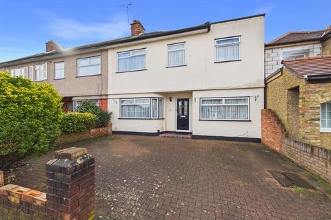 5 bedroom end of terrace house for sale, Bideford Road, Ruislip HA4