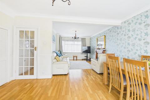 5 bedroom end of terrace house for sale, Bideford Road, Ruislip HA4