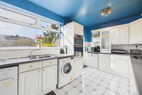 5 bedroom end of terrace house for sale, Bideford Road, Ruislip HA4