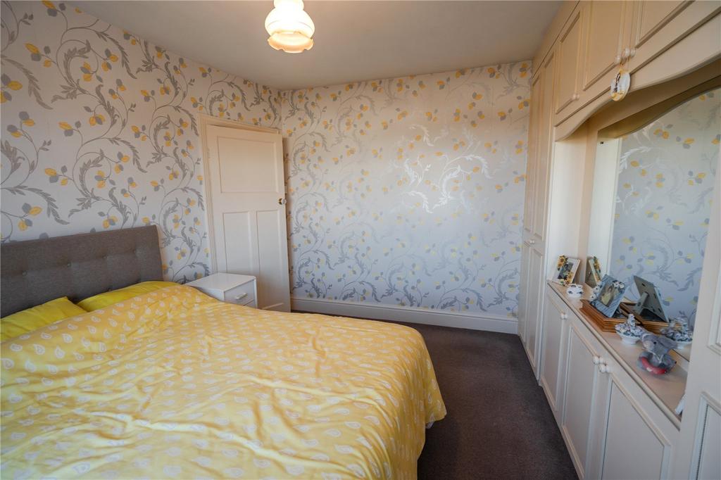 Bedroom 1 (2)