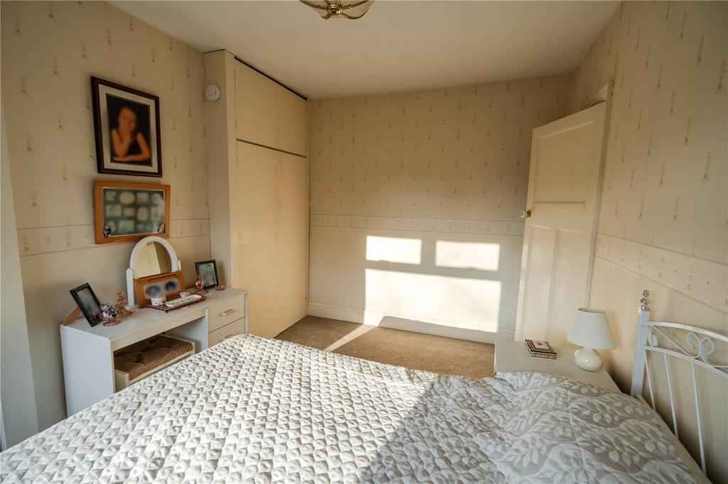 Bedroom 2 (2)
