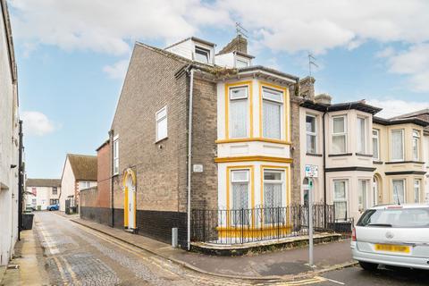5 bedroom terraced house for sale, York Road, Great Yarmouth