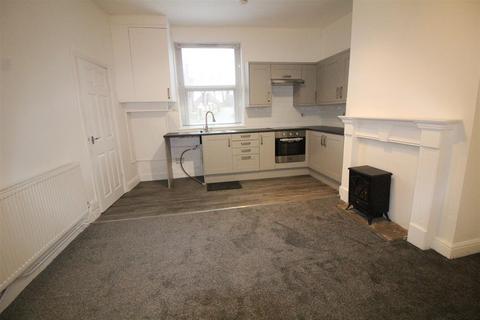 1 bedroom end of terrace house for sale, Staincliffe Road, Dewsbury