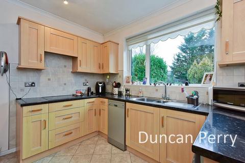 2 bedroom semi-detached bungalow for sale, Elmfield Road, Potters Bar EN6