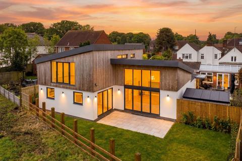 3 bedroom detached house for sale, Stratford Road, Hockley Heath, B94 6NW