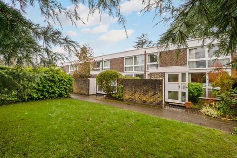 4 bedroom terraced house for sale, Brackley, WEYBRIDGE, KT13