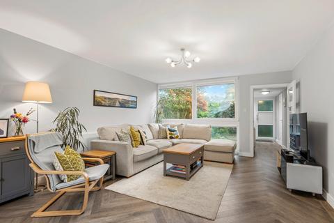 4 bedroom terraced house for sale, Brackley, WEYBRIDGE, KT13
