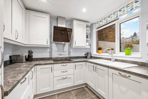 4 bedroom terraced house for sale, Brackley, Weybridge, KT13