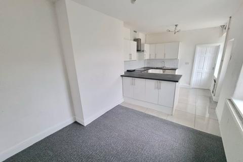 4 bedroom end of terrace house to rent, Gilbert Street, Barry, CF63