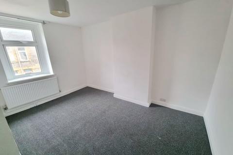 4 bedroom end of terrace house to rent, Gilbert Street, Barry, CF63