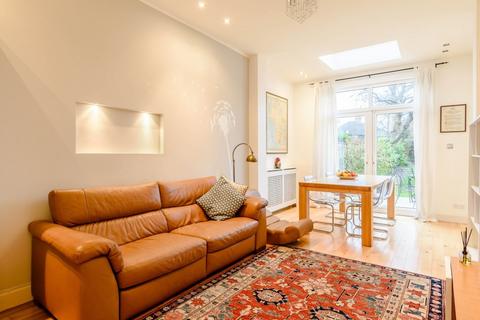 2 bedroom flat for sale, Avondale Avenue, London, N12
