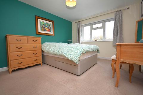 2 bedroom flat for sale, Rose Court, Chessmount Rise, Chesham