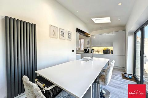 3 bedroom semi-detached house for sale, Silverdale Avenue, Irlam, M44