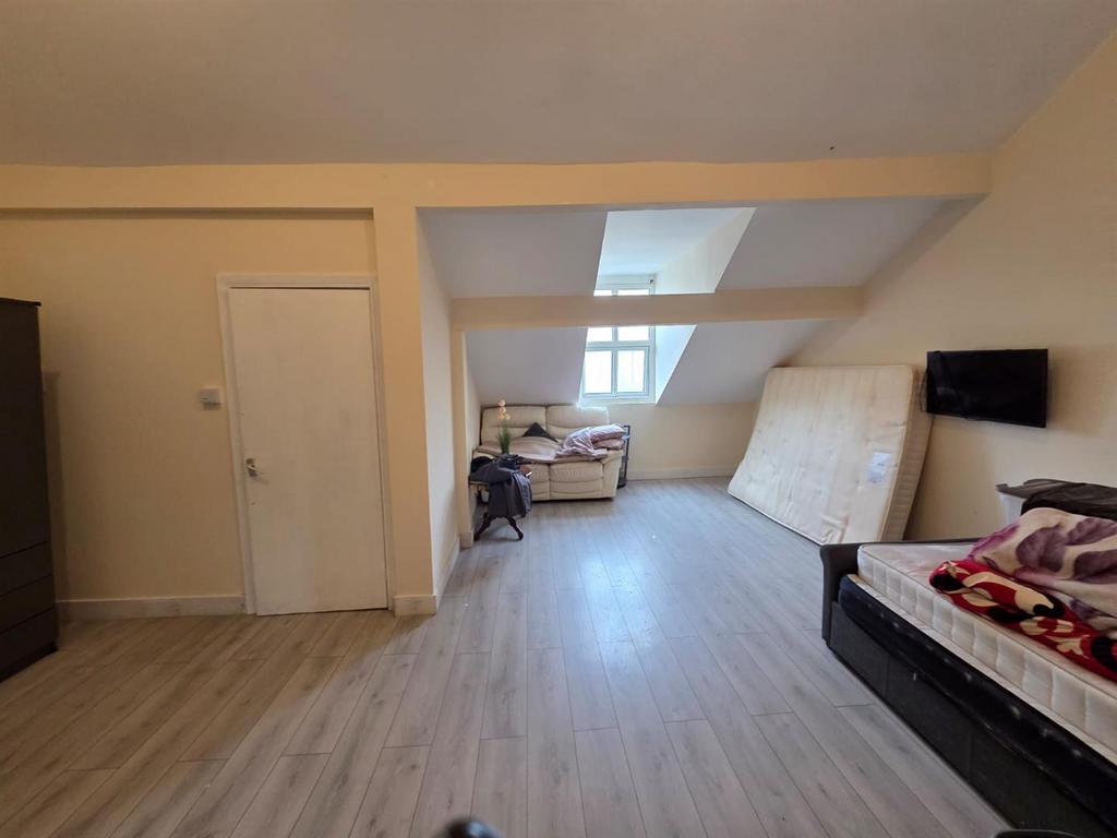 244 High St 3.jpeg