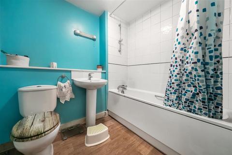 1 bedroom flat to rent, Scott Avenue, SW15