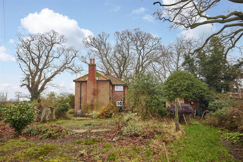 White Cottage 12.jpg