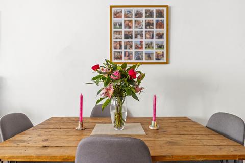 2 bedroom flat for sale, Tollington Way, Holloway, N7