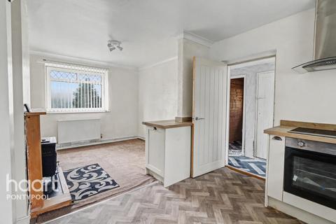 Greenland Road, Pontypool