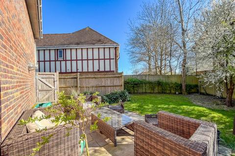 4 bedroom detached house for sale, Campkin Gardens, St Leonards-on-Sea, TN37