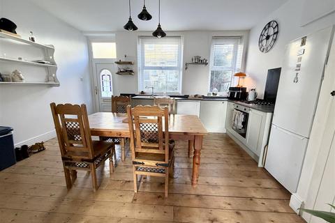 3 bedroom terraced house for sale, Haugh Shaw Road, Halifax