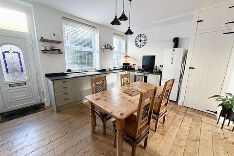 3 bedroom terraced house for sale, Haugh Shaw Road, Halifax