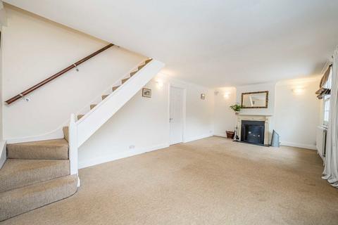 2 bedroom detached house to rent, High Street, Hampton TW12