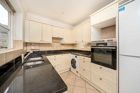 2 bedroom detached house to rent, High Street, Hampton TW12