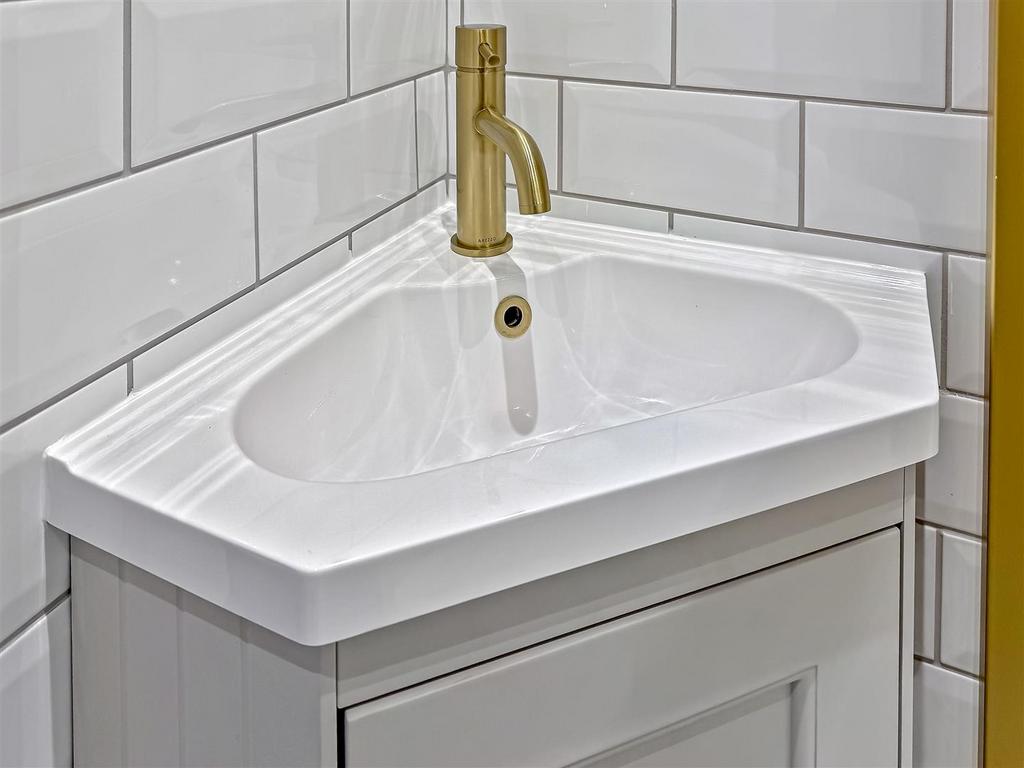 Royal Road Mid Flat-28.jpg