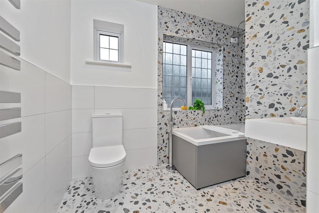 Royal Road Mid Flat-33.jpg