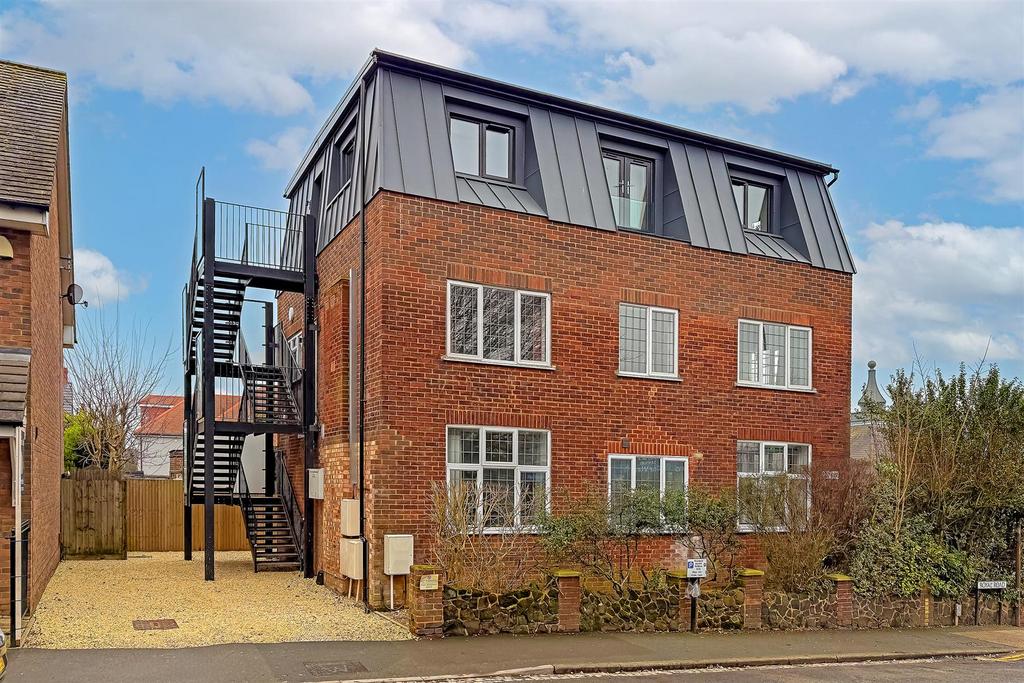 Royal Road Mid Flat-9.jpg