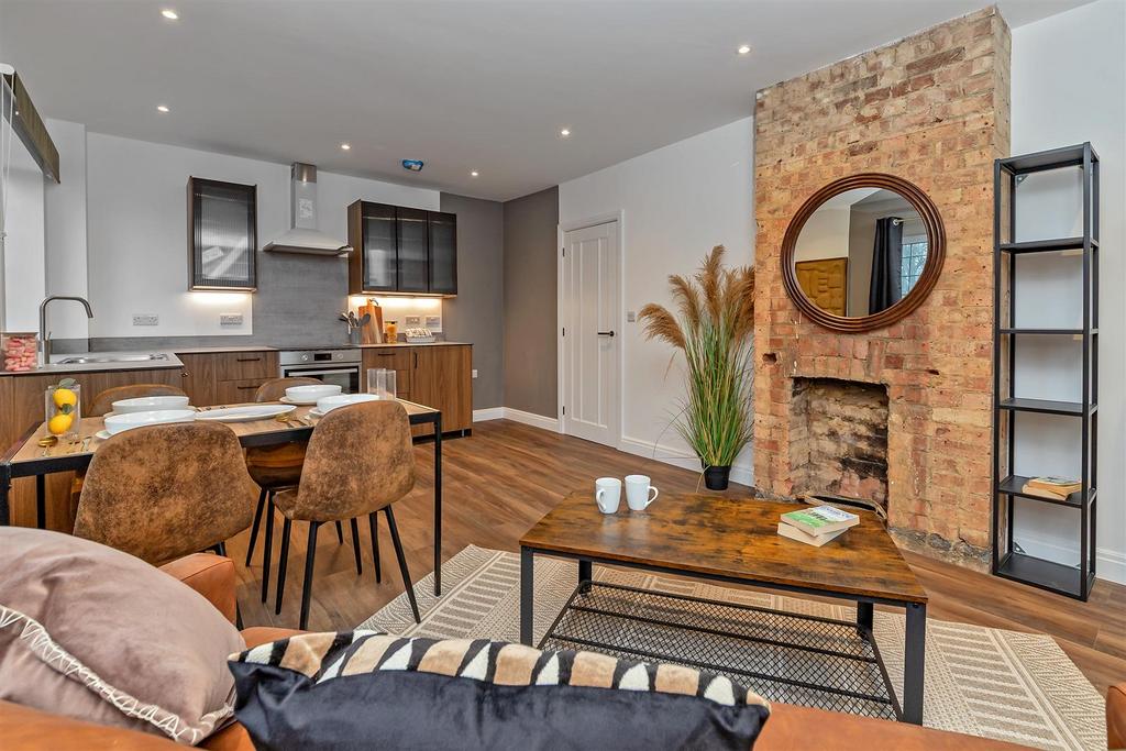 Royal Road Mid Flat-17.jpg