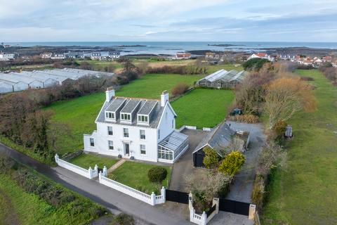 6 bedroom detached house for sale, Rue Des Crabbes, St. Saviour, Guernsey