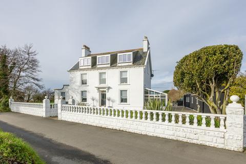 6 bedroom detached house for sale, Rue Des Crabbes, St. Saviour, Guernsey