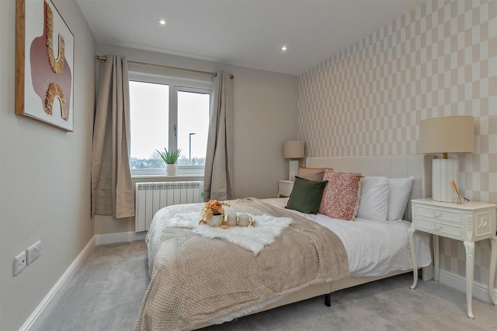 2 ARoyal Road Top Floor-19.jpg