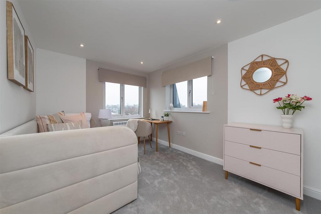 2 ARoyal Road Top Floor-21.jpg