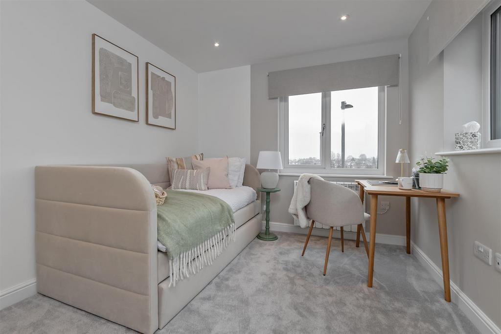 2 ARoyal Road Top Floor-22.jpg