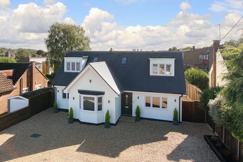 5 bedroom detached house for sale, Darrs Lane, Northchurch HP4