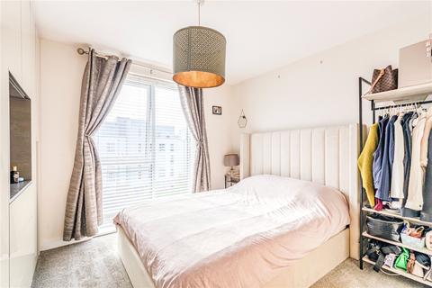 2 bedroom apartment for sale, Hawker Drive, Addlestone, Surrey, KT15