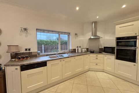 3 bedroom bungalow for sale, Holmefield Avenue, Cleveleys FY5