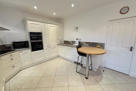 3 bedroom bungalow for sale, Holmefield Avenue, Cleveleys FY5
