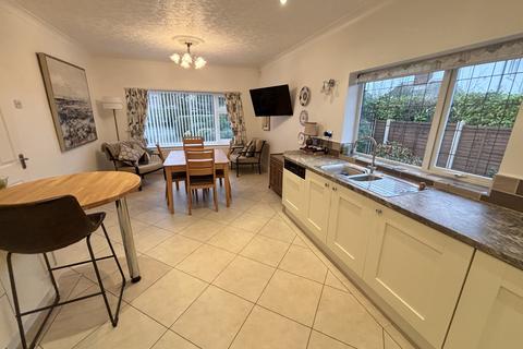 3 bedroom bungalow for sale, Holmefield Avenue, Cleveleys FY5