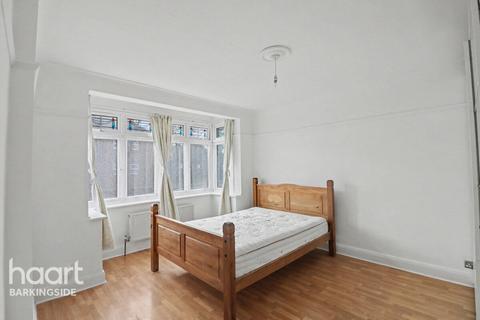 2 bedroom maisonette for sale, Veronique Gardens, Barkingside