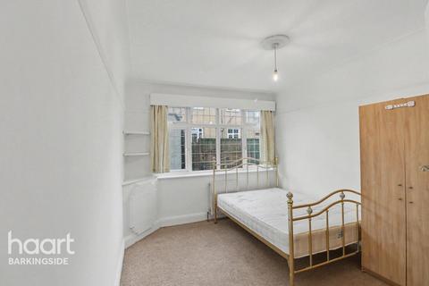2 bedroom maisonette for sale, Veronique Gardens, Barkingside