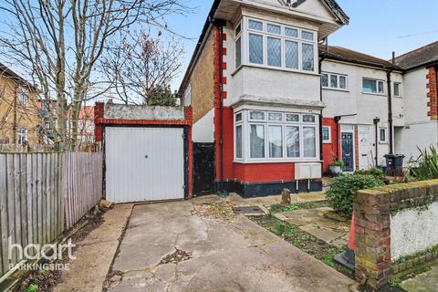 2 bedroom maisonette for sale, Veronique Gardens, Barkingside