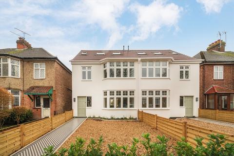 4 bedroom house to rent, Lexden Road, London W3