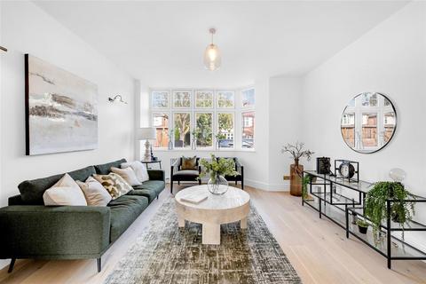 4 bedroom house to rent, Lexden Road, London W3
