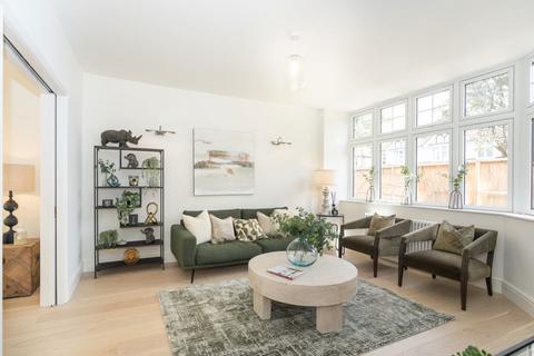 4 bedroom house to rent, Lexden Road, London W3