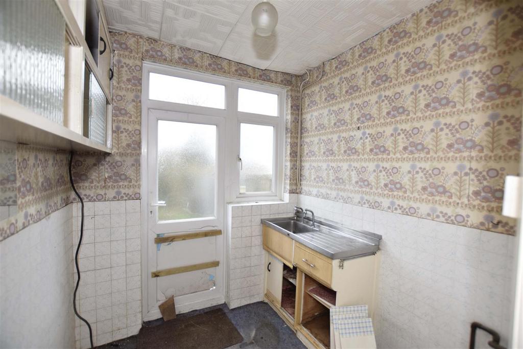 Kitchen copy.jpg