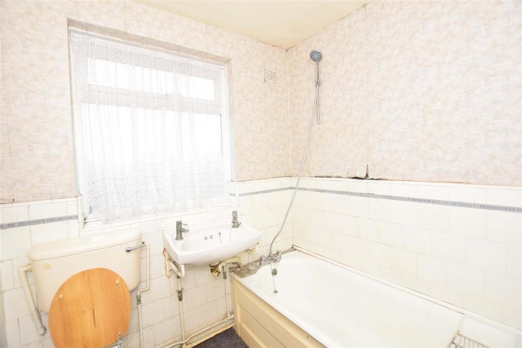 Bathroom copy.jpg