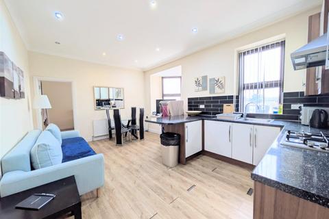 2 bedroom flat for sale, Parliament House, St. Laurence Way, Slough